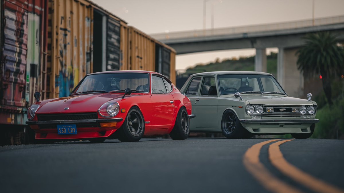 Mayawitch Naisen団 本日はこれにてgood Nightです 拾い物なので詳細は不明です 只調べたらハコスカの方はgt Rでは無いっぽいです かなり珍しい1枚かもしれません Nissan Skyline Fairladyz Datsun S30 240z 260z C10 Speedhunters 日産