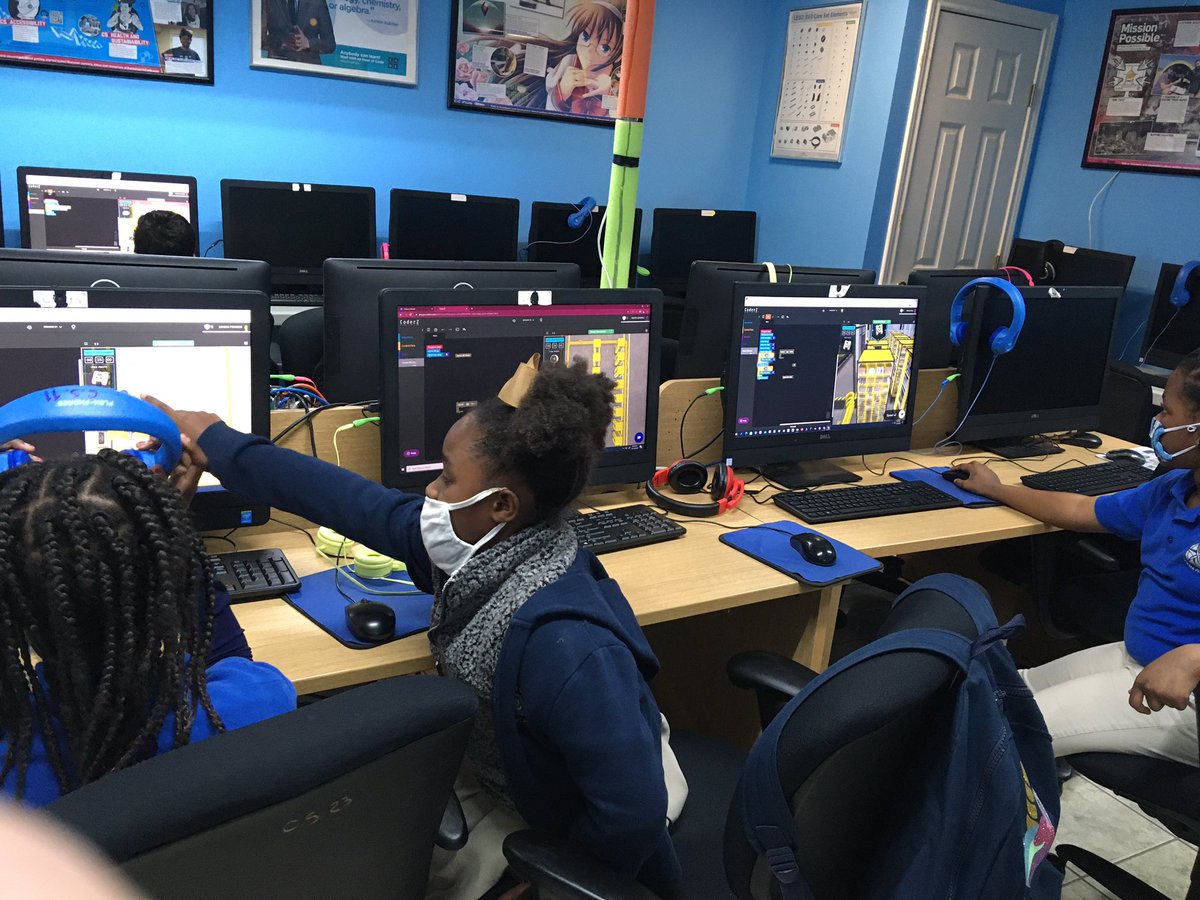 EdcampEFWMA's tweet image. Today @efwmaschool we with our 3rd-5th grade classes doing @GoCoderZ - Amazon Cyber Robotics Challenge @AmazonNews #AmazonFutureEngineer #robotics
#virtualrobotics
Advocate for #equity #diversity #confidence #RemoteLearning
#code #CSforGood #creativity
#CSforALL #EveryCanCode