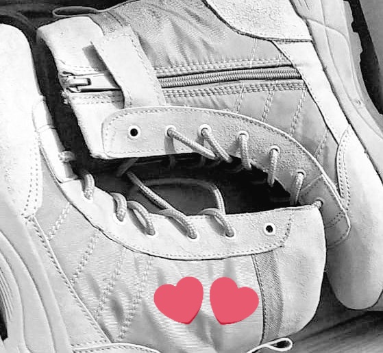 EllaEdward13's tweet photo. Got a gift https://t.co/dLl9FfcDAz