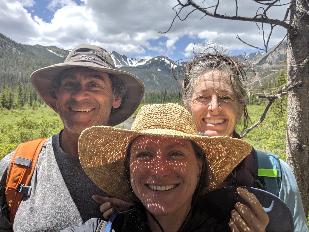 SustainSMC's tweet photo. #FacesofOOS Avana Andrade here: I work on climate change issues & my favorite aspect of my job is finding common cause w/ others & bringing courage, compassion, & creativity to the task of confronting climate change. Photo reel features my family 😍 https://t.co/AiCEEY3Dwo