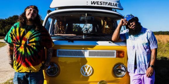 .<a href="/glidemag/">Glide Magazine</a> VIDEO PREMIERE:  <a href="/spacekamp420/">Space Kamp</a> Look on the Bright Side with Stony Upbeat Single "Sunrays No Shade" - Glide Magazine buff.ly/3nluUT6