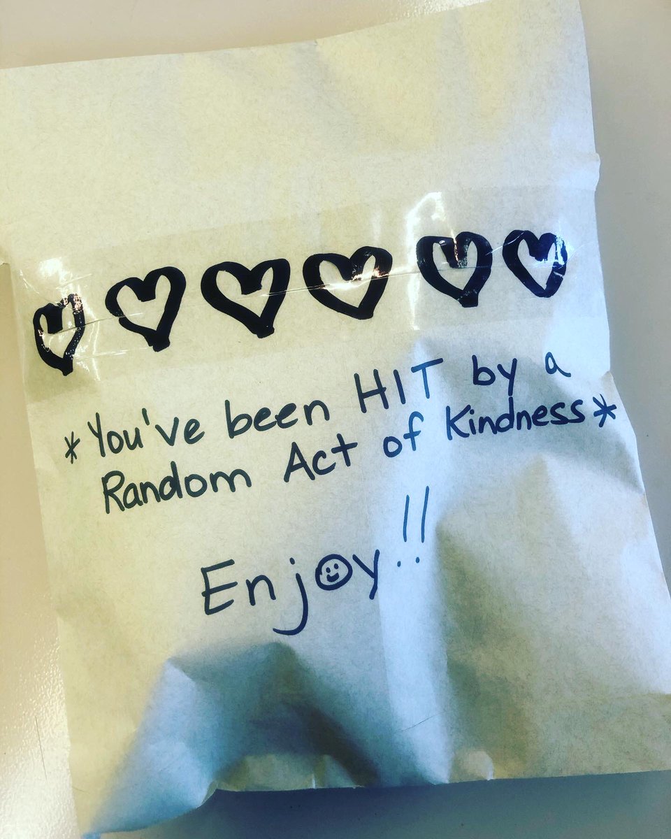TeacherMorra's tweet photo. Thank you to my past students and Teaching-Partner-in-Crime for sending over this beautiful  💕Random Act of Kindness💕 Your thoughtfulness and kind words warmed our hearts.  We loved the surprise! 🎉  @StAlphonsusCS @StellaM16256223 @LaRosaEducates @TeacherMorra https://t.co/dyDd9UfqeF