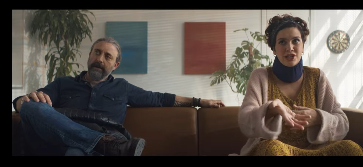 dizifalanxd's tweet photo. Halit Ergenç'in kadrosunda olduğu, Netflix'in orjinal filmi #Azizler 8 Ocak 2021'de yayınlanacakmış. Halit'in saçlarına bir bakar mısınız? 😂 #HalitErgenç #Babil https://t.co/xhIGIPZpyr