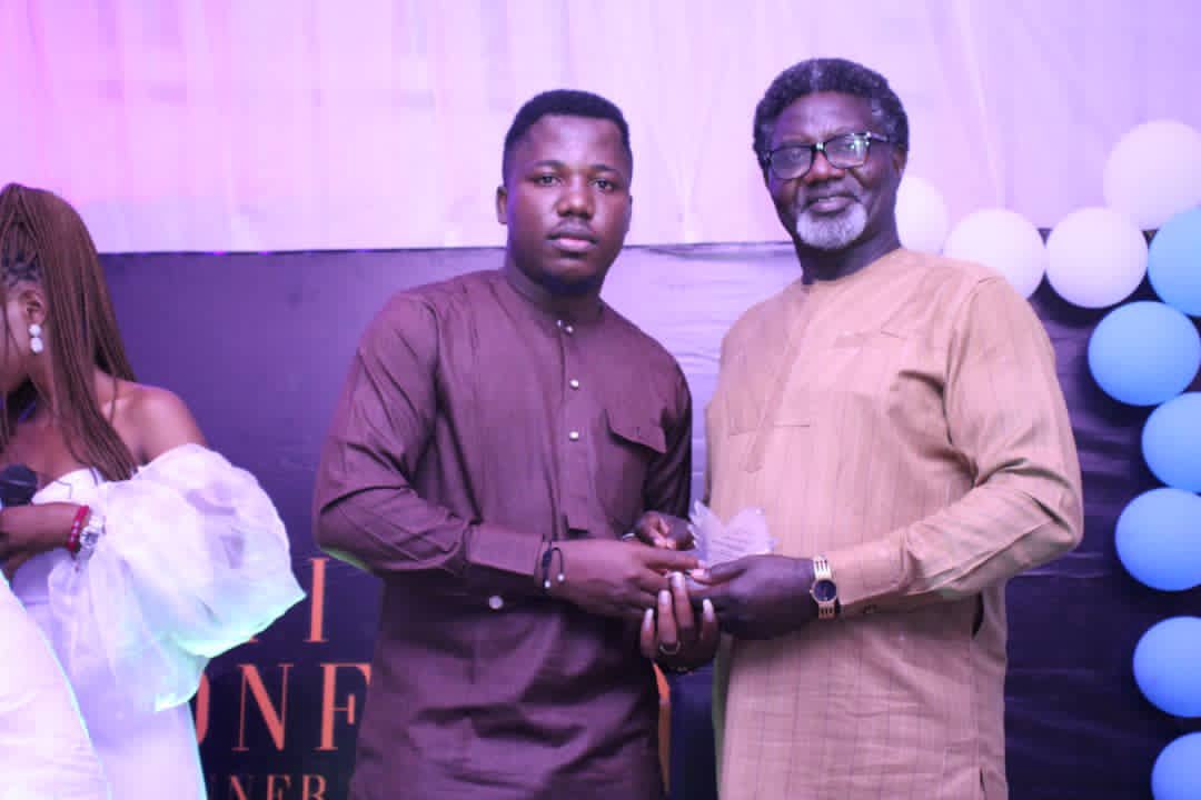 OneEkiti's tweet photo. Only four categories — Entertainment, Comedy, Political Activism, and Social Trendsetter — will not go through evaluation by the jury. The aforementioned categories are up for public vote only. #EkitiTwitterAwards https://t.co/nsWx7dpSST