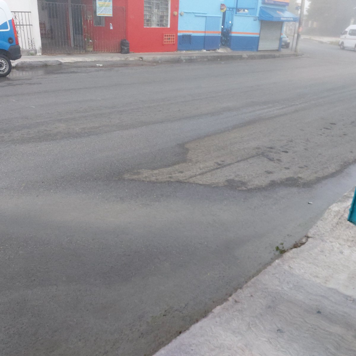 CmiLuiz's tweet photo. @MauVila @RenanBarrera llevo casi 3 meses reportando esta fuga a @JAPAYOficial y nada más no le dan solución,  lo e intentado por todos los medios posibles , mi último folio de reporte es el 2020626879 ojalá sea pronta la respuesta https://t.co/5AN6Z04DIa