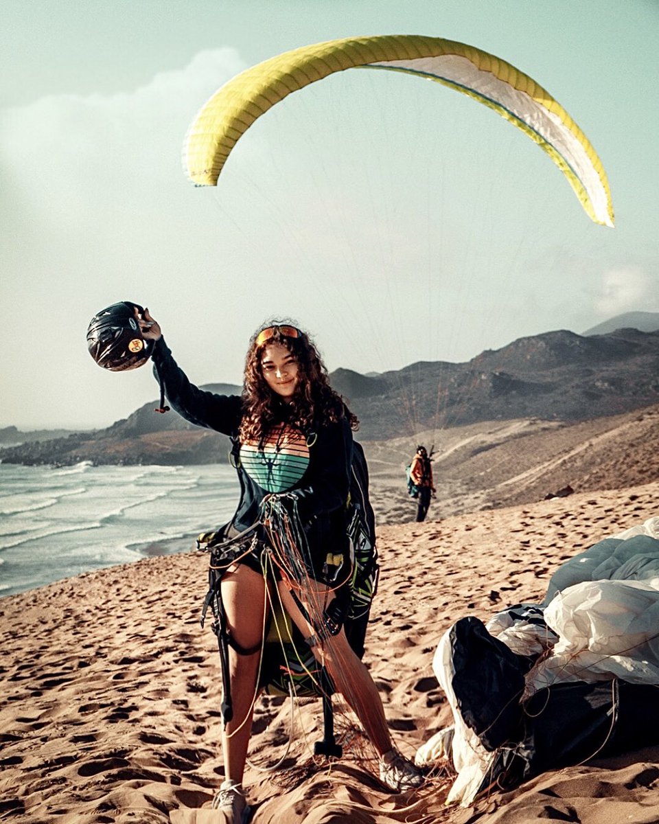 PARADROME1's tweet photo. The perfect hoodie for lovers of #skydiving and  #paragliding! 

Get a 🔥FREE SHIRT EXTRA‼️Click the link in bio!
➡️https://t.co/SkjMohss5b⬅️ 

#parapente  #paraglider #paraglide #skydiver #parachute https://t.co/n1sHS88qCW
