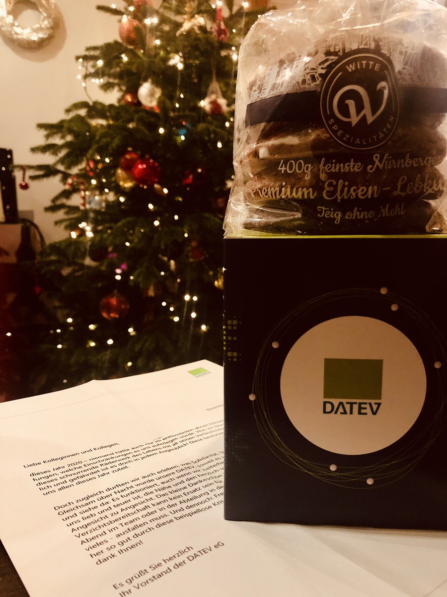 PiotrekF7's tweet photo. Die Post mit Lebkuchen von #DATEVeG mit Dankesworten des Vorstands kam auch in Warschau bei #datevpl an 🙂 #wirsindDATEV Danke. #DATEVBotschafter https://t.co/PFprCgkhNL