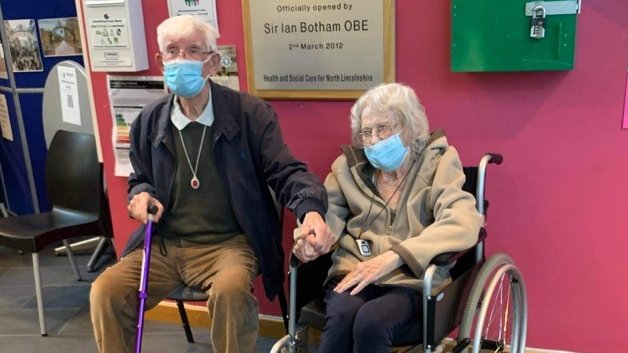 northlincshcp's tweet photo. Harry and Mary Williams, 91 and 88, were among the first people to receive the #COVIDvaccine in #Scunthorpe today. They have just celebrated their 70th wedding anniversary together. Mary said “It’s been hard self-isolating. We’ve missed our friends. This vaccine gives us hope.” https://t.co/gPv00PInwy