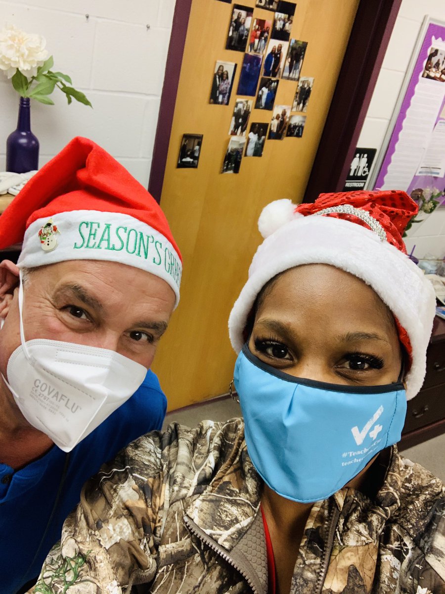 Marlin_Middle's tweet photo. Our December to Remember theme on Monday was “Holiday headwear”; our scholars and teachers represented well!! #kidsdeserveit #CommittedToExecellence ✈️❤️🙏🏽✈️ https://t.co/GhxG1oif2f