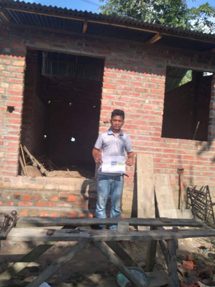 pmay_u's tweet photo. Distribution of pamphlets to PMAY(U) beneficiaries underway in Shikhong Sekmai Municipal Council, Manipur as part of awareness drive for this flagship scheme taken by Government of India to ensure #HosuingForAll by 2022. 

@PMAYUrban https://t.co/cGXrK5yMov