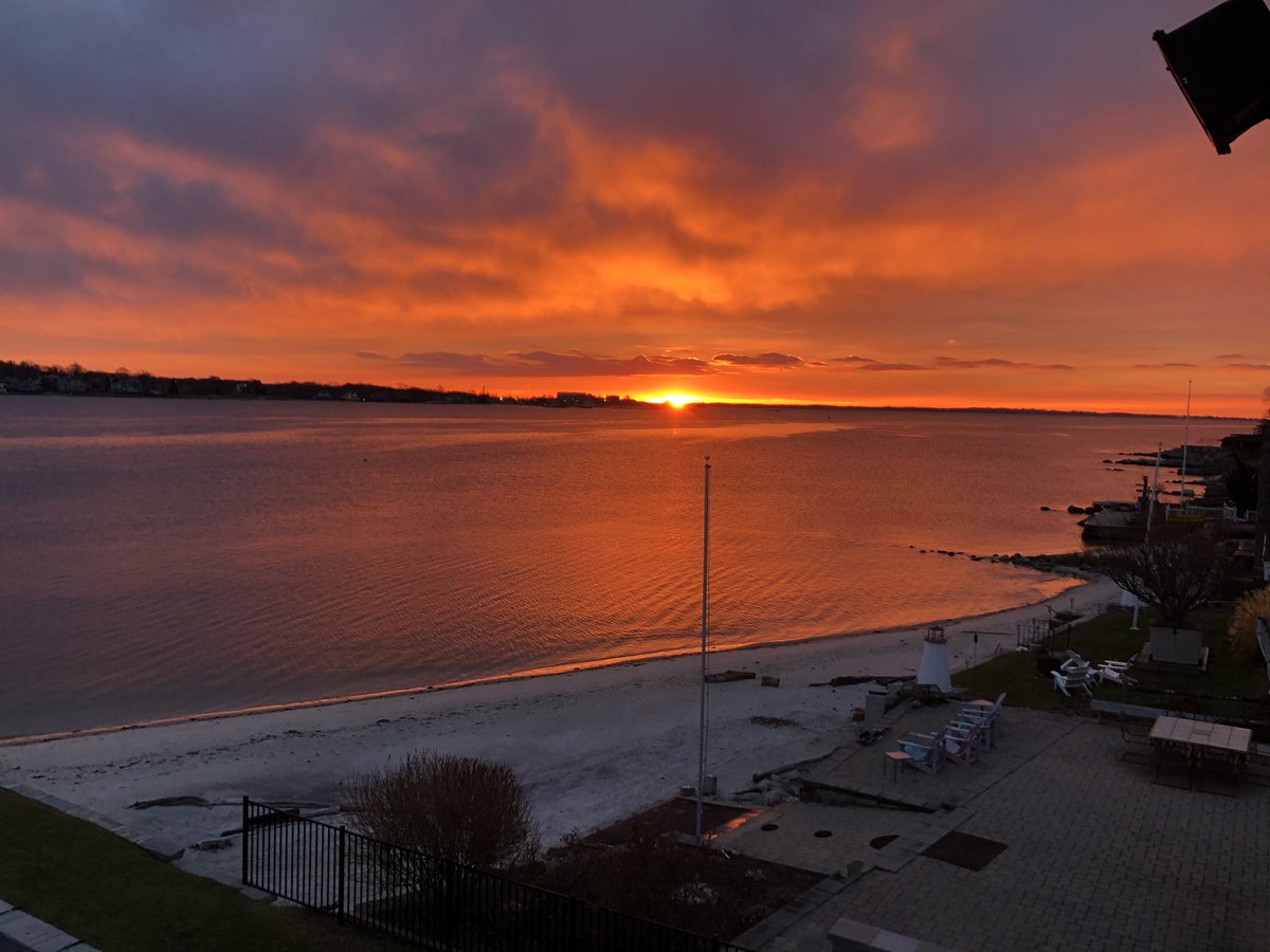 RIMerideth's tweet image. Fun fact: my friend loved to watch the sunrise every morning. He would listen to “Here comes the sun” I’m loving seeing all the tributes. Perhaps in his honor if he touched your life try to catch a sunrise while you listen to his song. #tonyhsieh #SunrisewithTony