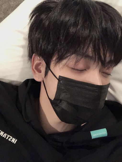 寝顔のtwitterイラスト検索結果 古い順