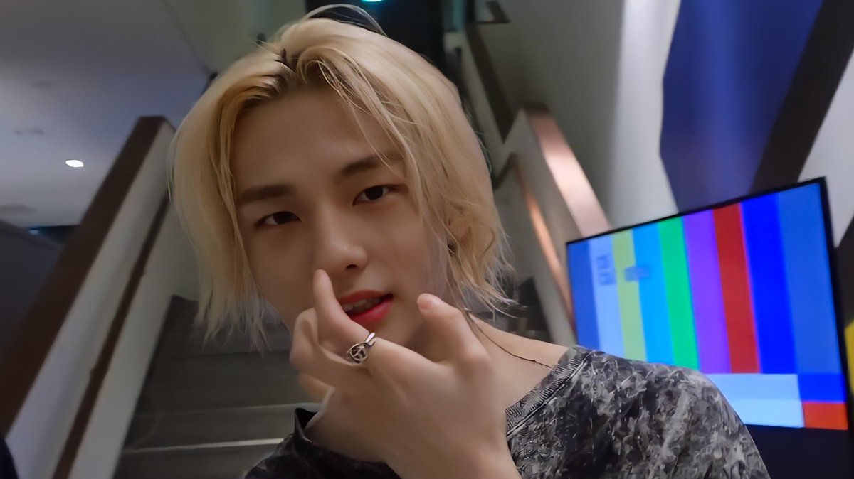 hyunjin pics tweet media