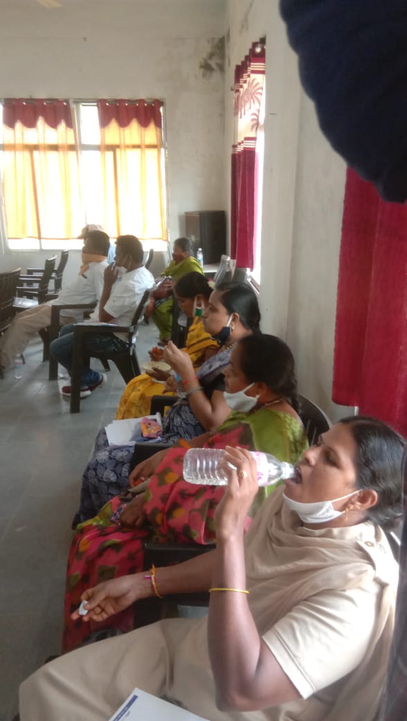 ae_anusha's tweet photo. Conducted awareness programme on #MB water quality in general body meeting & Provided #MB water in bottles for #Drinking #Rayaparthy (m), of Warangal rural dist. @SmitaSabharwal @mb_telangana @KrupkarReddy @CE_MB_srinivas https://t.co/5f674bUyur