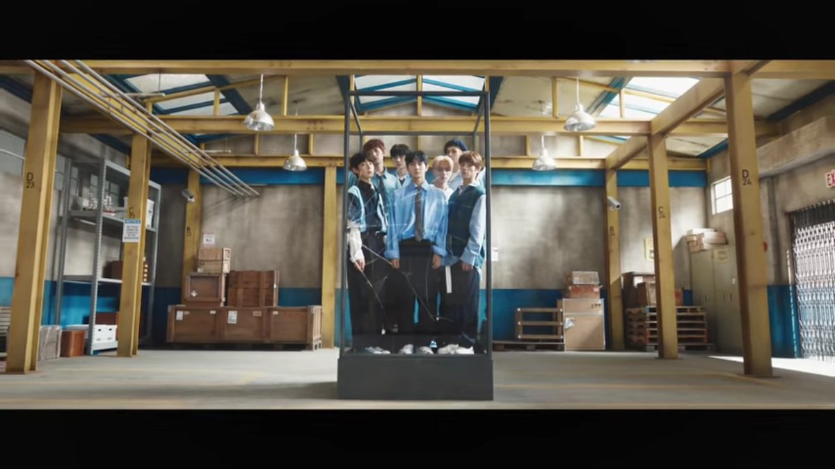 Soltria12's tweet photo. The only theory that I could come up with.....
Are the cracks in Let Me In and Given-Taken have any connection on the story line?π€
#ENHYPEN #LetMeIn #LetMeIn_Teaser #Given_Taken @ENHYPEN_members https://t.co/5NAbpWdCp7