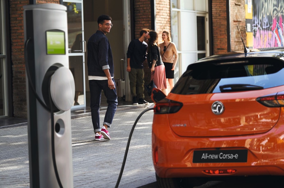 SLMTWells's tweet photo. Go green with the Corsa-e 💚

Until 11th January 2021, when you order a #Corsa-e, you can get a free Wallbox and electricity credit equivalent to the value of charging the Corsa-e for 30,000 miles!* https://t.co/4UfYbykr8l