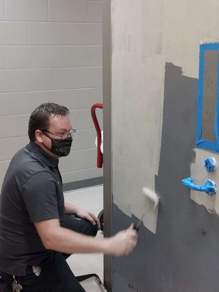 The PE locker rooms are looking amazing with a fresh coat of paint! Thank you, Mr. Rice!