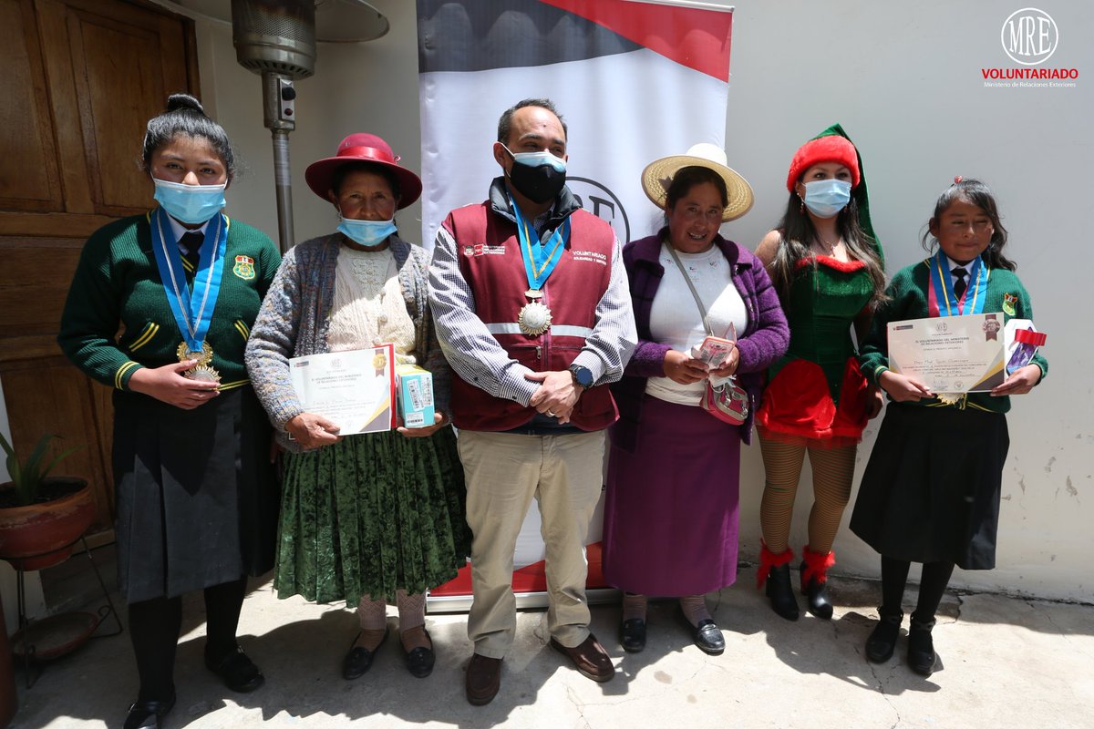 VoluntariadoMRE's tweet photo. Gracias a nuestros voluntarios de la Oficina Desconcentrada en Puno del Ministerio de Relaciones Exteriores por la gestión realizada. 🙌🏼🇵🇪

#VoluntariadoMRE https://t.co/2PJxsRMuMc