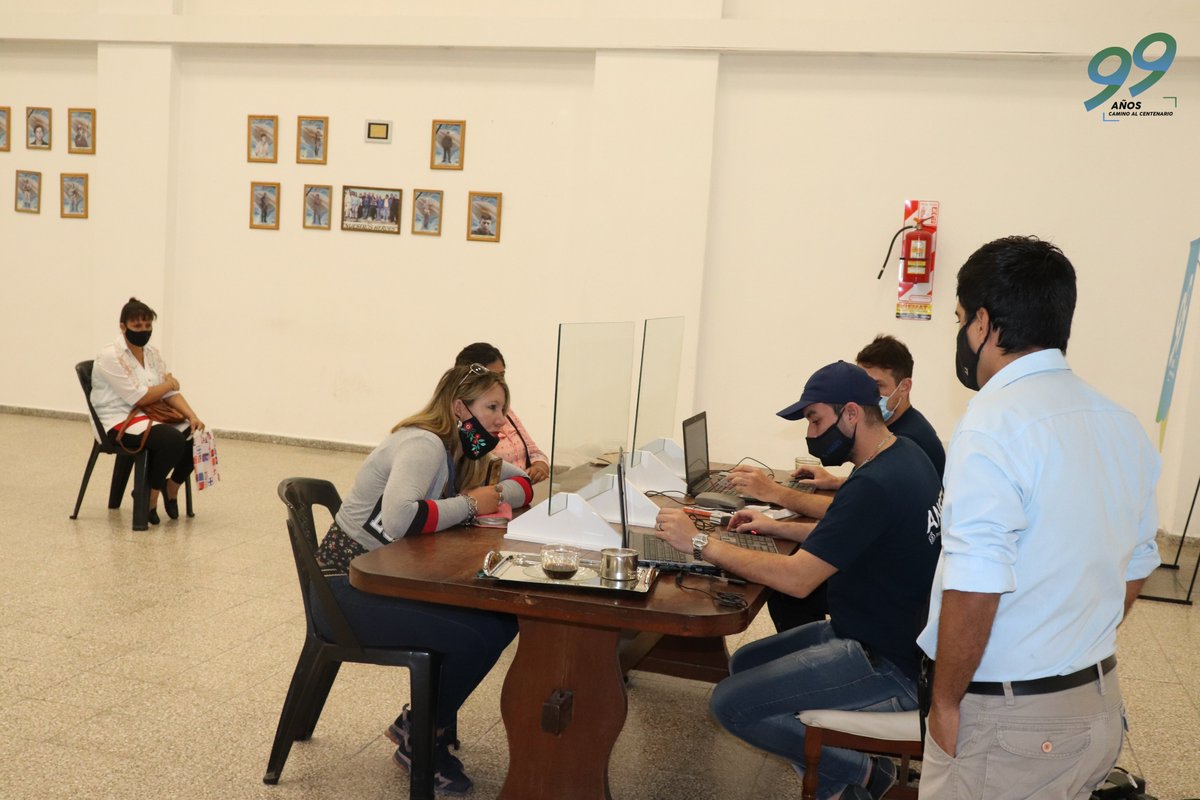 munideplaza's tweet photo. Esta mañana se realizó en el Salón Blanco del Municipio el último operativo Anses de este año, con el objetivo de seguir brindando soluciones a los beneficiarios/as.
En la oportunidad se logró atender a 100 personas. https://t.co/Xr7fiLqff0
