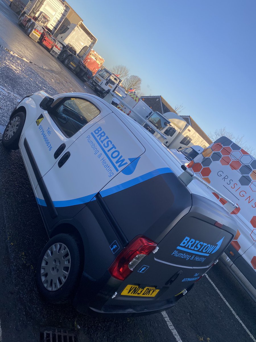 grssignscouk's tweet photo. #partialwrap #vehiclewraps #vehiclegraphics @orafol_europe @orafolvehiclewraps #anthracitegrey #grssigns https://t.co/oLwiWoCa7b
