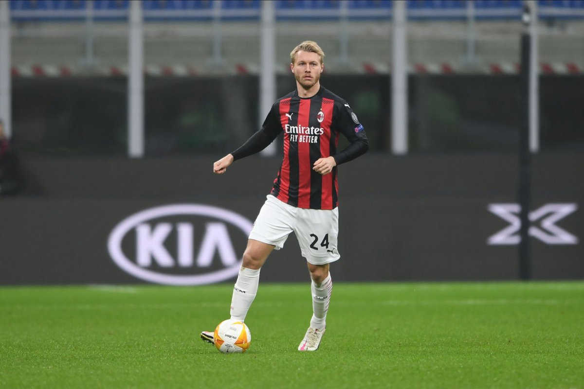 Moncada: "We told Simon, 'we need you as a leader.' He made himself available right away. He was always a good player. Reminds me of Ricardo Carvalho when we took him to Monaco. Simon has even more grit, he's not here to joke."