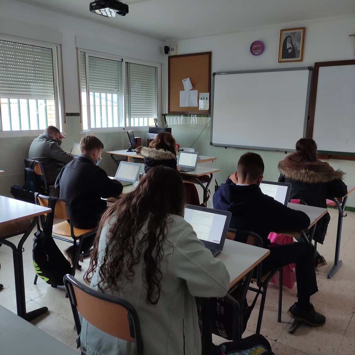 ellapizmagico's tweet photo. En @carmelitaslp utilizamos las TICs para ponernos a prueba sobre literatura medieval en 3°ESO.
#digitalizacion #TICs #formulariogoogle #3ESO #LiteraturaMedieval @ellapizmagico https://t.co/pVnjaE8hMe