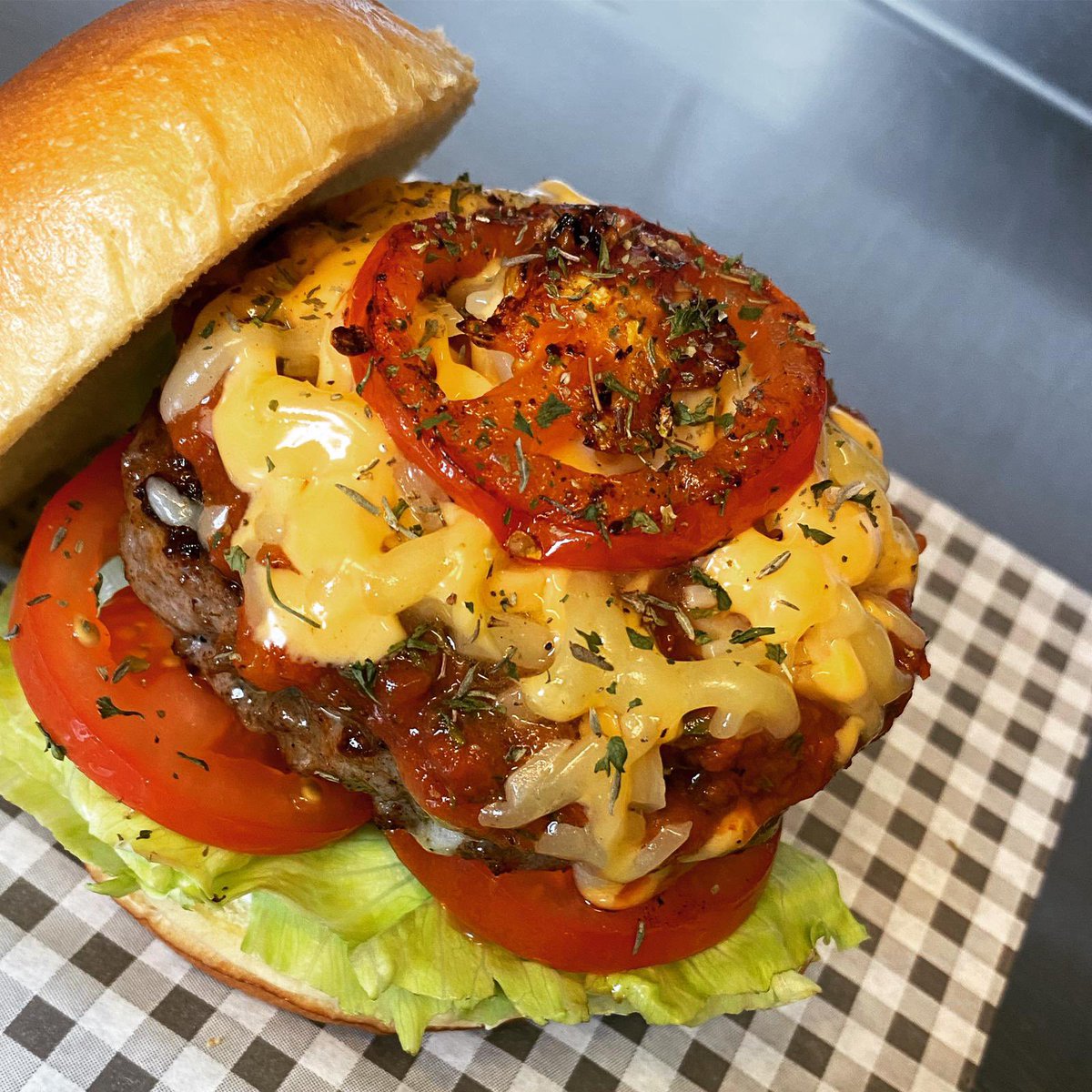 NissiNottingham's tweet photo. 🍔 Nissi Gourmet Burgers 
🍕The Ruby our new pizza burger
🚗 Deliveries via Uber Eats
📞 Call &amp; collect on 07751897872
⏰ Open Now
🍟 All burgers come with fries

#freshfood #gourmet #burgers #theruby https://t.co/AiUpAGTCt4