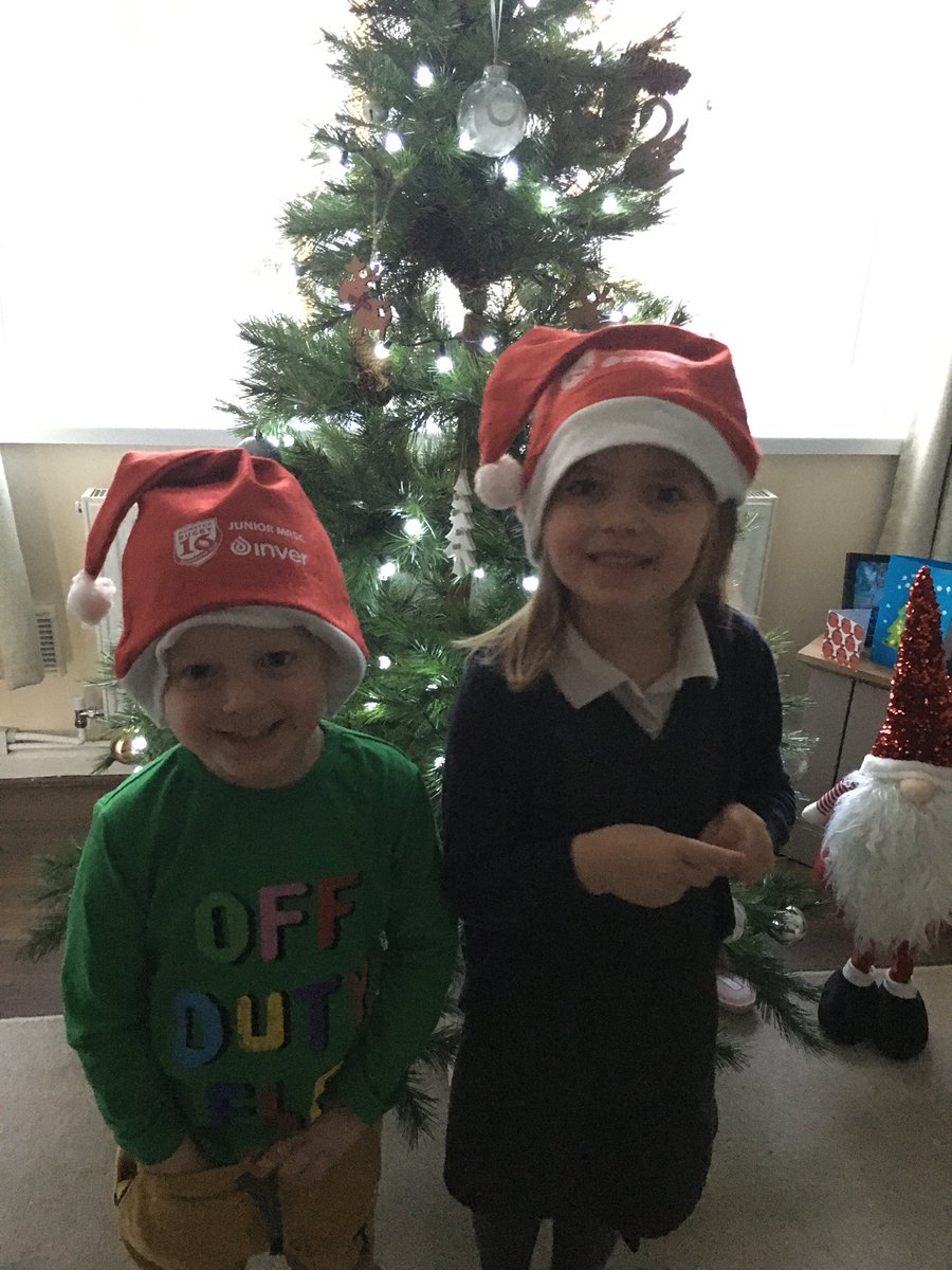 WillCasey041's tweet photo. @MRSC16 kids loving their Xmas hats #SUAF https://t.co/cSLiwCx4rz
