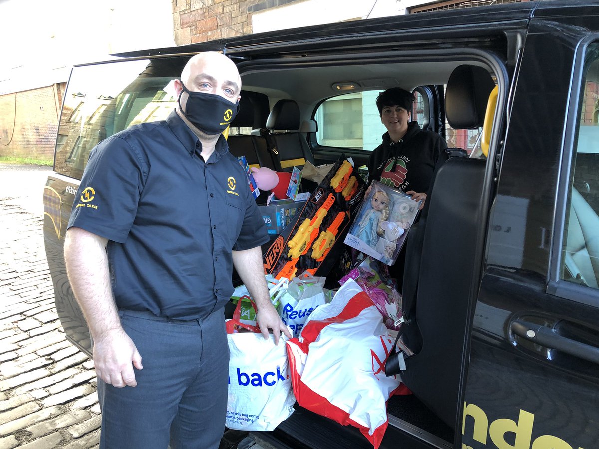 EdiHelpingHands's tweet photo. Big shout out to @CentralTaxisEd Davie Storie for delivering £180 worth of toys from the St Vincent de Paul Linlithgow for Toys For Kids 👏 https://t.co/ITrlYQUZ82