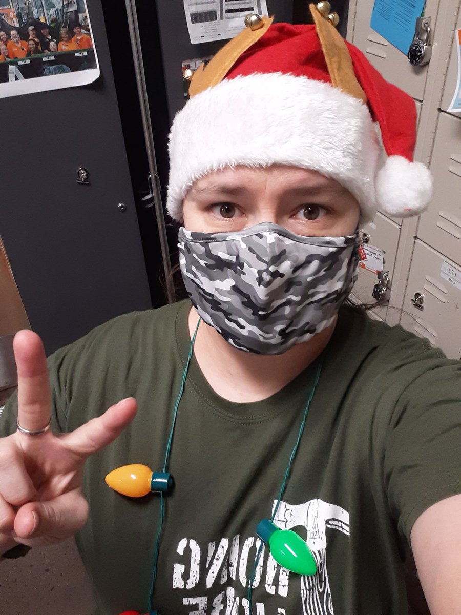 Green for Grinch Day🎄 
#12holidays <a href="/LaurelHappe/">Laurel Happe</a>