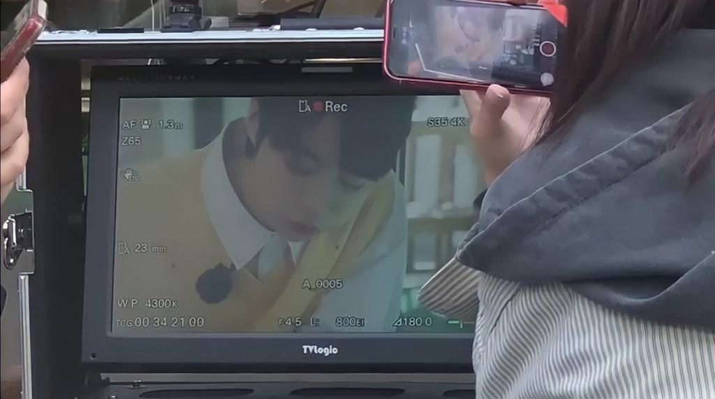 Manila_Hannies's tweet photo. 𝐁𝐞𝐡𝐢𝐧𝐝 𝐭𝐡𝐞 𝐬𝐜𝐞𝐧𝐞 𝐨𝐟 𝐇𝐚𝐧𝐛𝐢𝐧 !00%
©️ Bonitohubi and Hoan Kiem Vietnam Cafe
#HANBIN_BELIFT
#Hanbin_FanEvent https://t.co/uHTWoajfw5