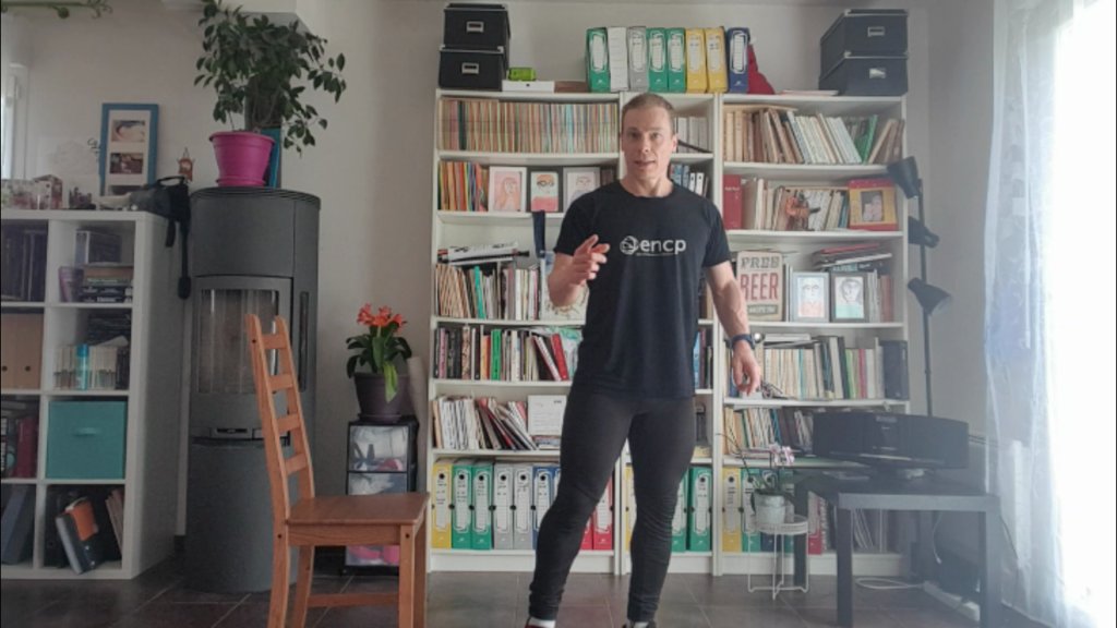 Dispak_bzh's tweet photo. 💪Un tamm #sport a-raok frikoioù dibenn ar miz a yelo ganeoc'h?
Setu un abadenn kinniget deoc'h gant @SFCarpentier !
Bec'h de'i !🪑🧹
➡️https://t.co/nQZympphix
#BZHG #Gourdoniñ #Video #Brezhoneg #Korfembregerezh #Dispak https://t.co/9Px9HMzU7E
