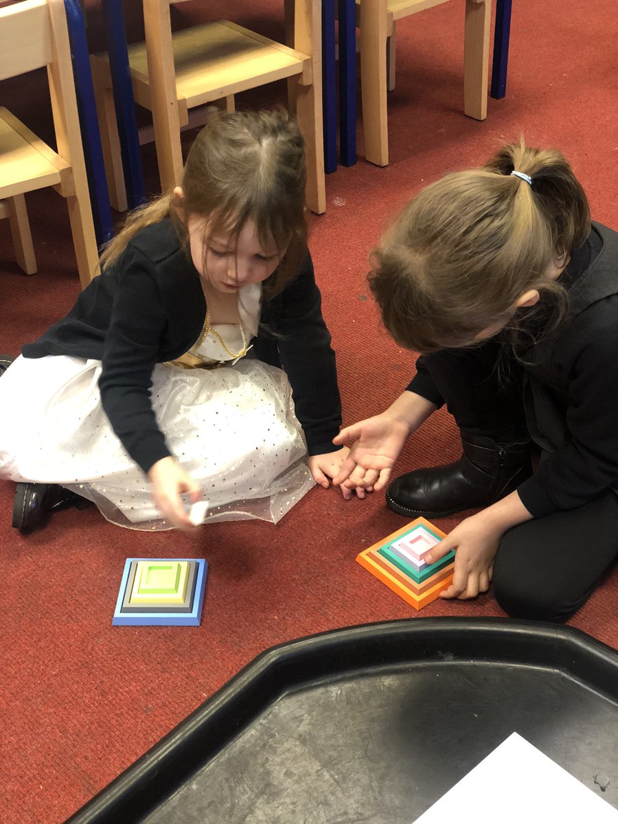 MissELRoss's tweet photo. Another busy morning in primary 1. Lots of happy faces. 😊 https://t.co/sz56XbVA9S