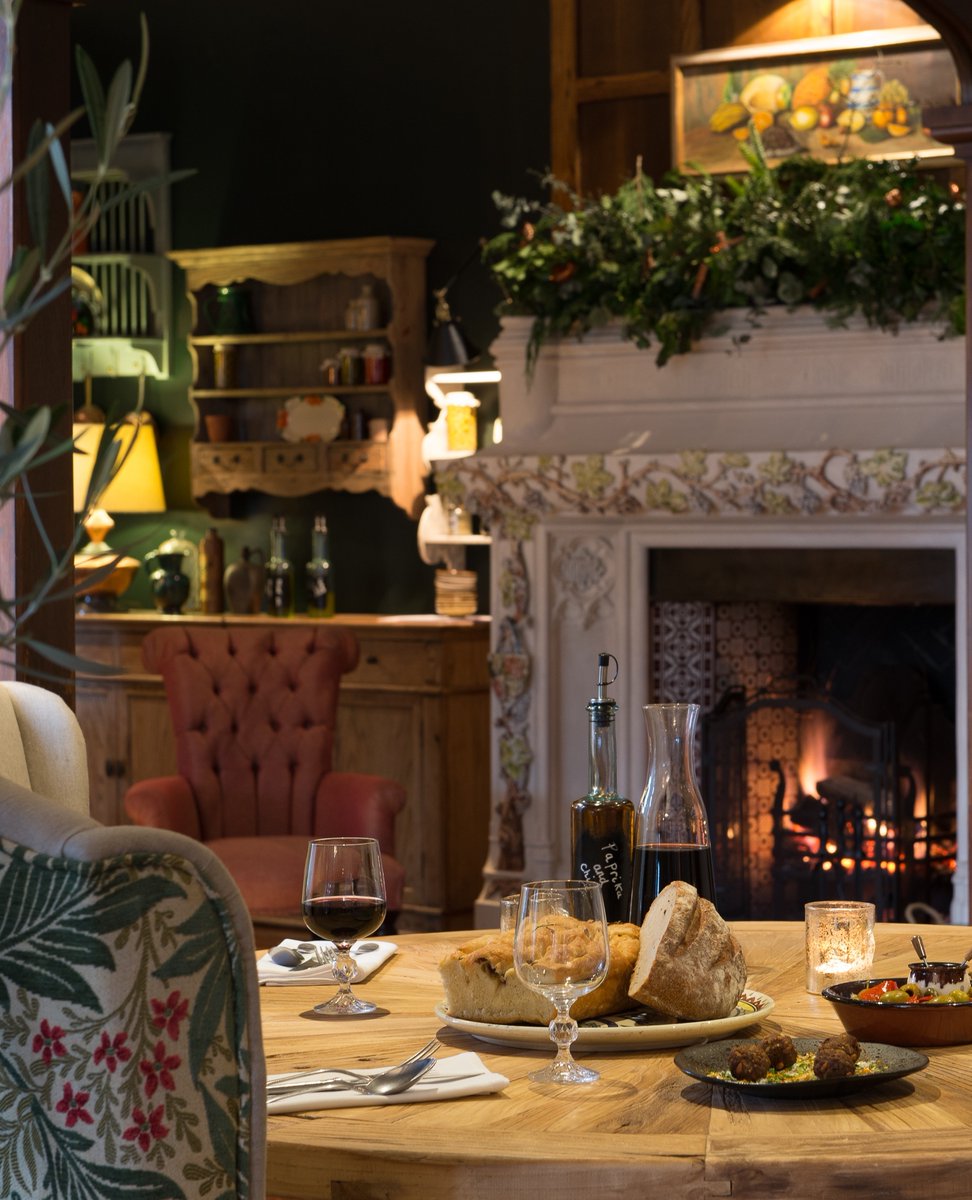 After all the recent changes, if your Christmas plans have been scuppered, we still have a handful of rooms to re-ignite your festive spirit and would love to welcome you! (Within the guidelines of course). 🌟⁠
⁠
burleymanor.com/offers-categor…