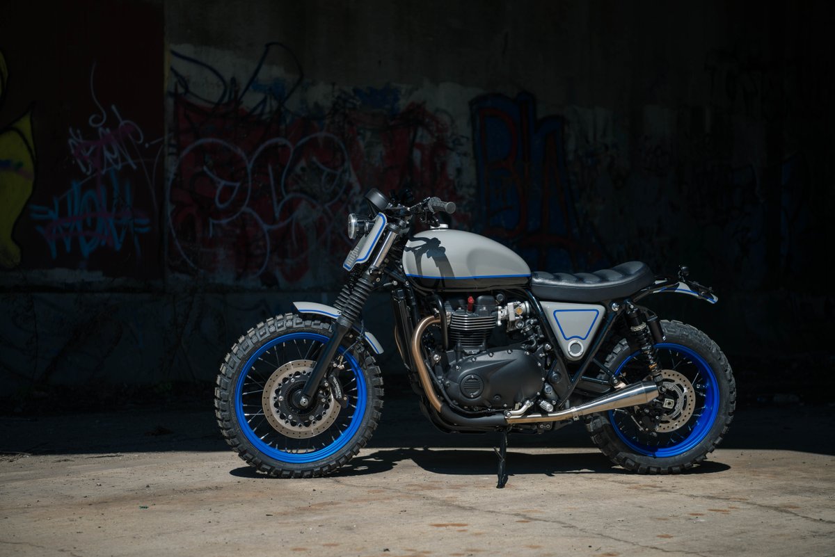 analogmoto's tweet photo. The "Dirty Twin" features Oury Grips, Retro Lighting Kit, Cone Shorty Performers, and more. #callouttuesday
-
-
-
#makeityours
#makeitanalog https://t.co/HJhPb0FeLB