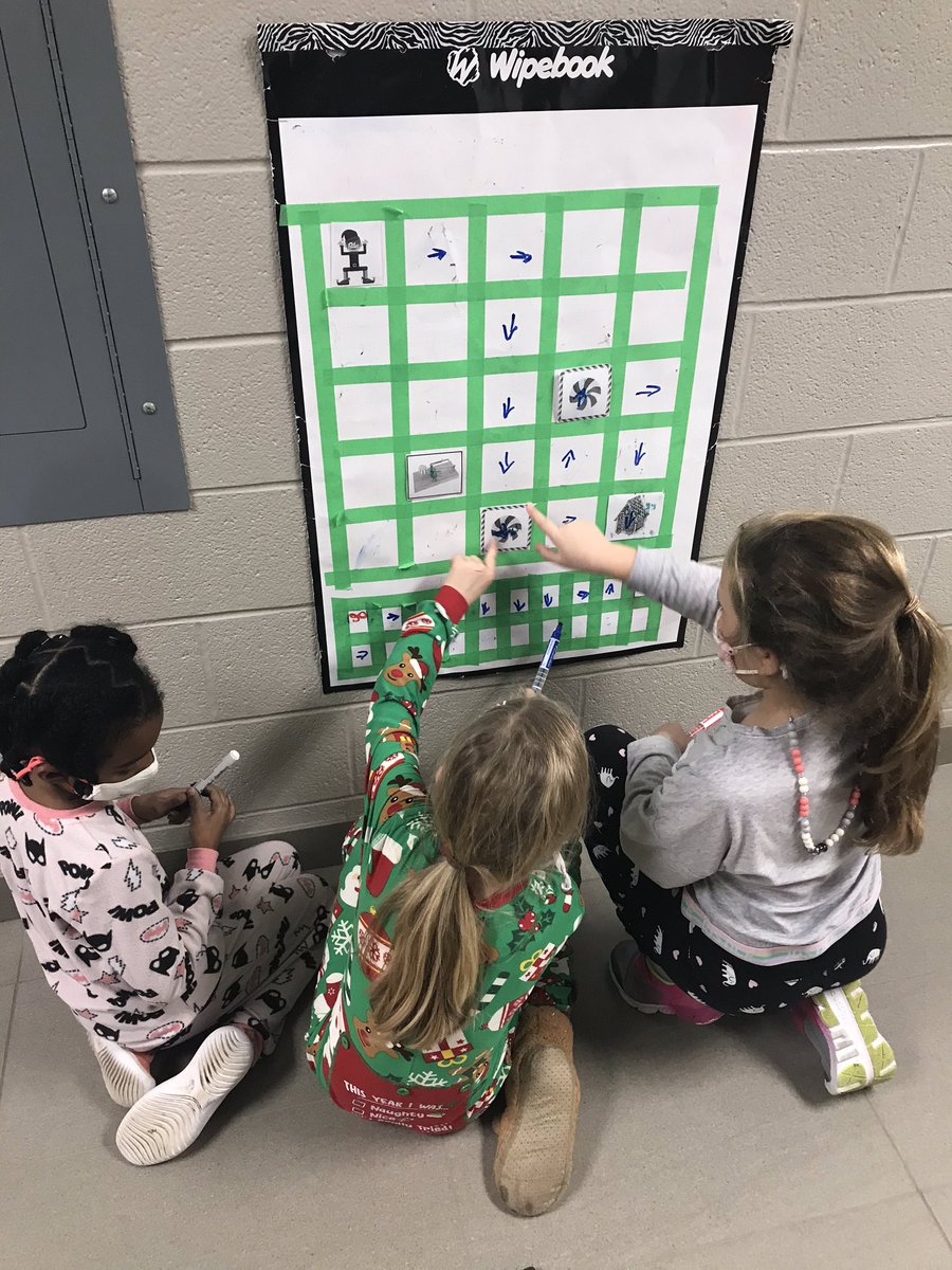 Love the math discussion as @mrscrabbe4 Grade 2 complete this coding activity with <a href="/RomanyLakeshia/">Miss. Romany</a> <a href="/TVDSBmath/">TVDSBmath</a>