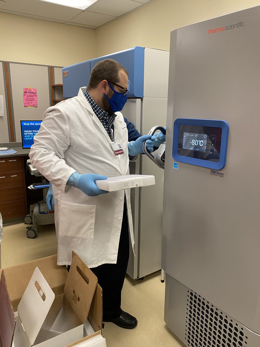 JLawsonWHIO's tweet photo. First doses of COVID-19 vaccines arrive at Springfield Regional Medical Center. About 975 doses in this first round. Mercy Health employees will be getting vaccinated this afternoon. @whiotv @WHIORadio https://t.co/XqOELmoQms