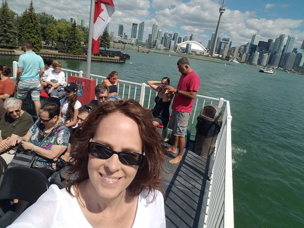 StephLuvsSports's tweet photo. I'm designating today #TorontoTuesday
#Toronto https://t.co/0fQhAh0jaV