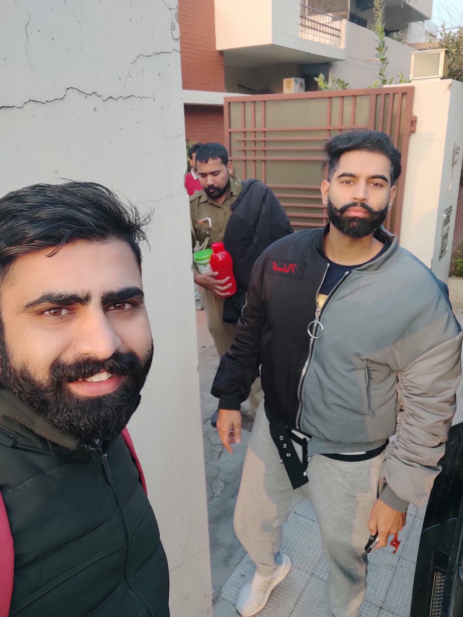 MohitSingh7000's tweet photo. A short meeting @ParmishVerma https://t.co/MRSir135p3