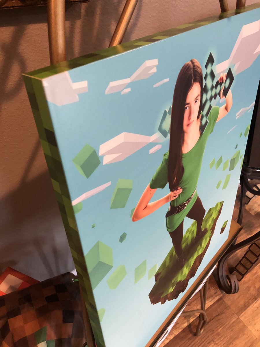 photojeanine's tweet image. My daughter loves @dantdm so I photographed her and made her into a poster! 💎💎 #minecraftaddict
