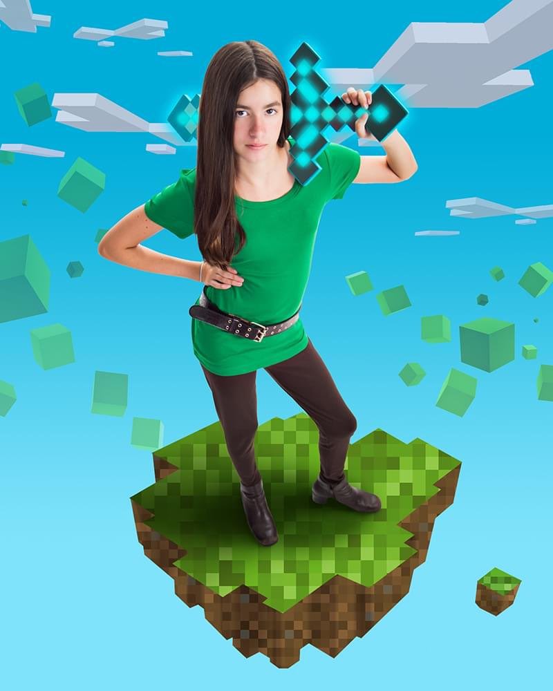 photojeanine's tweet image. My daughter loves @dantdm so I photographed her and made her into a poster! 💎💎 #minecraftaddict