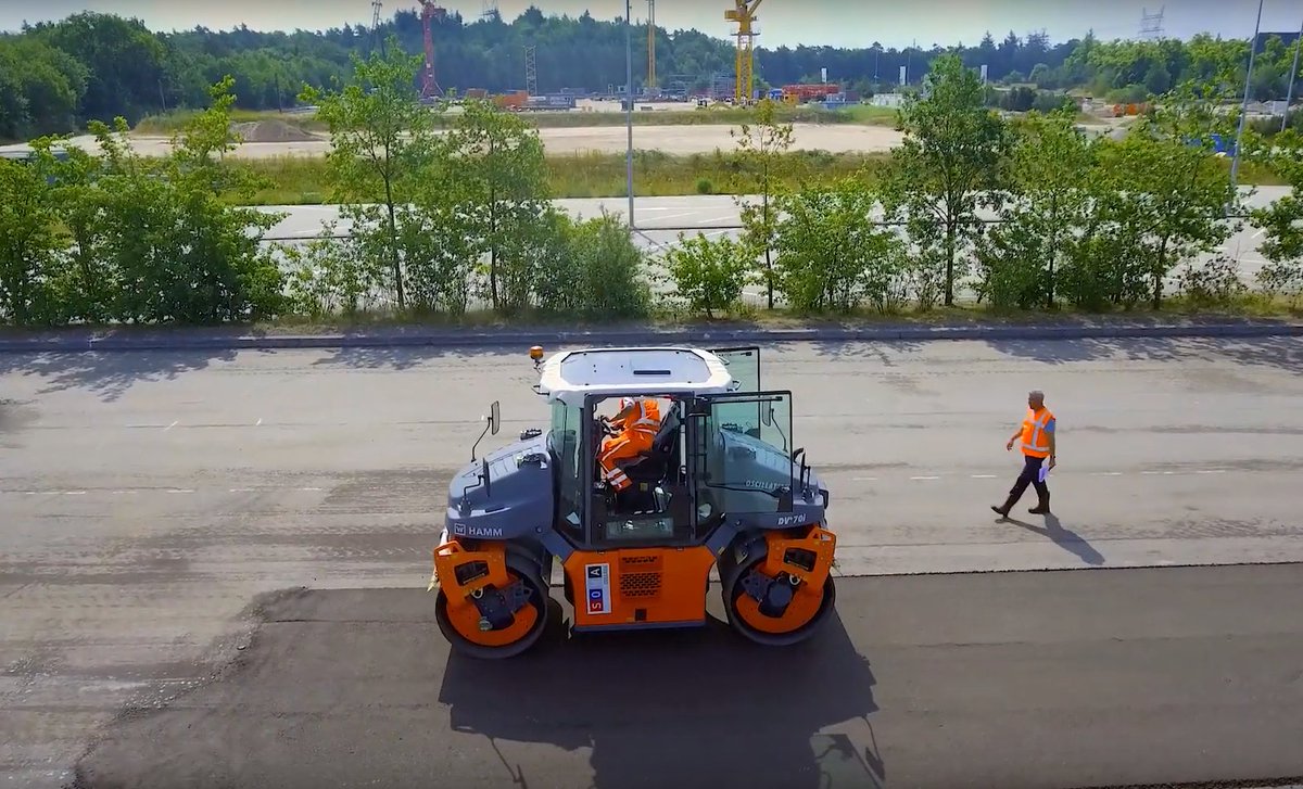 Als machinist wegenbouw ben jij actief met wegenbouwmachines. Jij brengt verhardingen aan op de weg en zorgt ervoor dat dit nauwkeurig wordt gedaan met je machine.

Een beroep voor jou?😉👍

baasoverjeeigentoekomst.nl/bouw/machinist… #baasoverjeeigentoekomst #bojet #bouw #machinist #wegenbouw