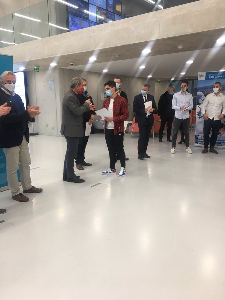 Cet après-midi avait lieu la remise des bourses d’excellence de la <a href="/FondationUCA/">Fondation Université Côte d'Azur (UCA)</a> aux étudiants d’<a href="/Univ_CotedAzur/">Université Côte d'Azur</a> qui parviennent à combiner brillamment études et performances sportives, artistiques ou situation de handicap.