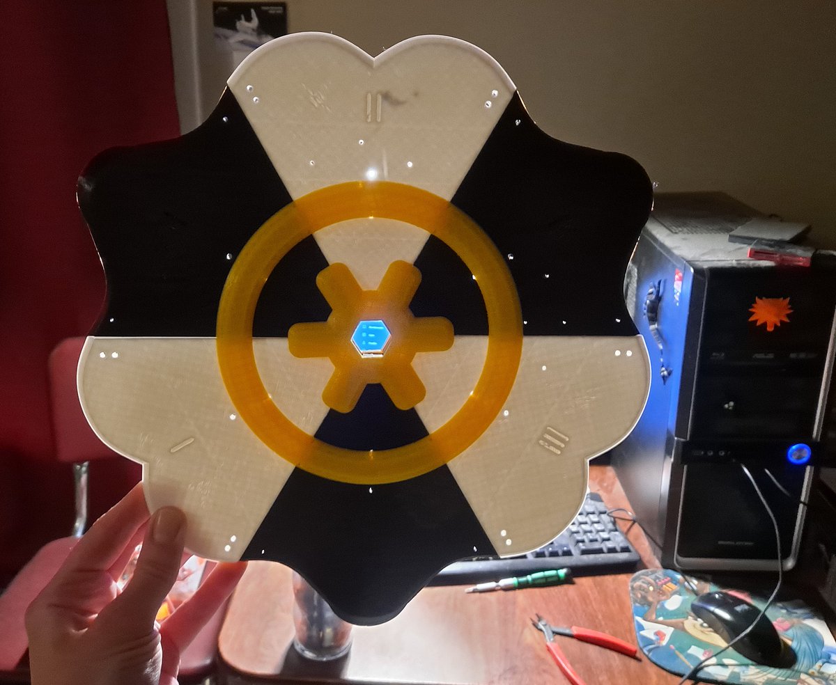 WriterOfMinds's tweet photo. Good news for #Atronach ... I finally have a solid base that fits together properly! I guess the lesson is "add more tolerance than you think you will need if you are printing pie wedges." https://t.co/jit7VHzZMX