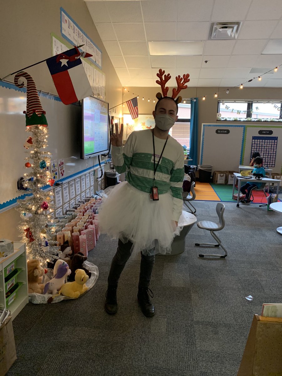 cce_nurse's tweet photo. We are rocking the dress up days at CCE!!#lovemyschool https://t.co/10vL3dQhRS
