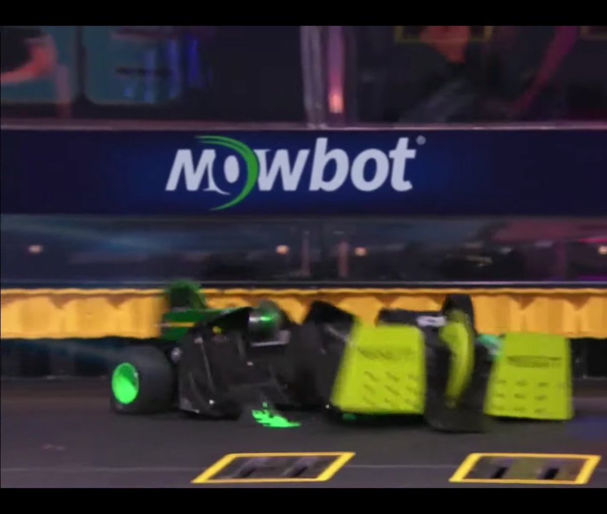 Mowbot_1's tweet photo. The new season of @BattleBots has started off with a bang! 💥 We can't wait to watch episode 3 on Thurs night! 🌱🤖🛠
https://t.co/UlSfywC5Wg⠀
#Mowbot #ecofriendly #lawncare #robotics #green #TeamMowbot #Husqvarna #lawnmowing #CleanGreenQuiet #franchise #BattleBots #STEM https://t.co/DMNMKXqSLK