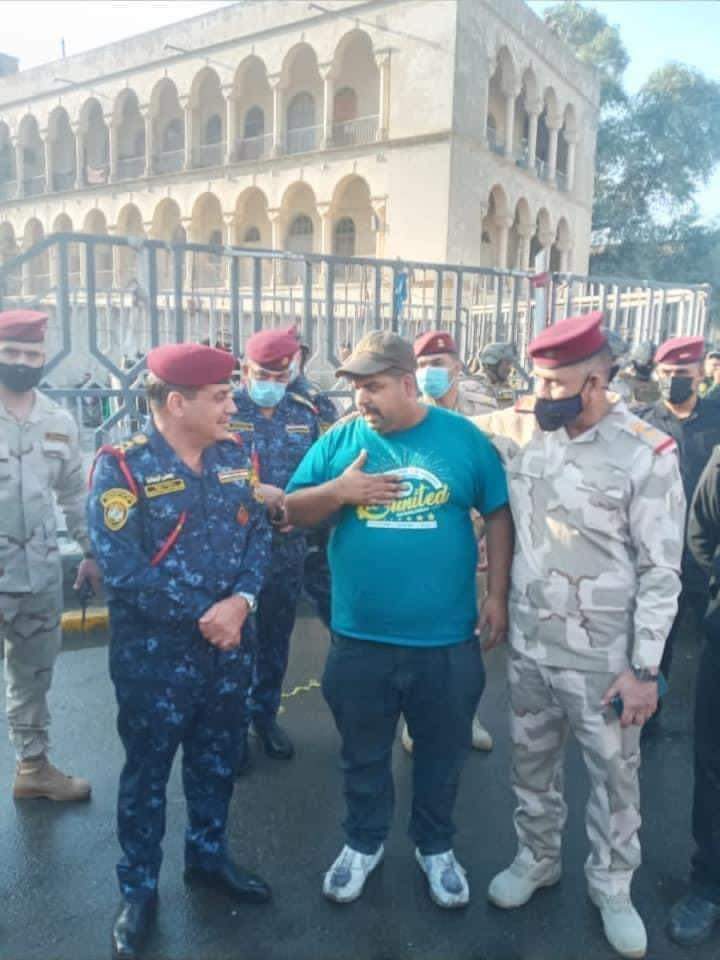 ah_hashd's tweet photo. اغتيال الناشط المدني في بغداد صلاح العراقي 
.
.
.
المسؤول الأول عن إغتيال الناشط هو ابو عراق المنسق الأمني التابع للتيار الصدري بعدما دخل بشجار معه الناشط صلاح قام بقتله

ابو عراق👇👇 https://t.co/PoI2G6f5kL