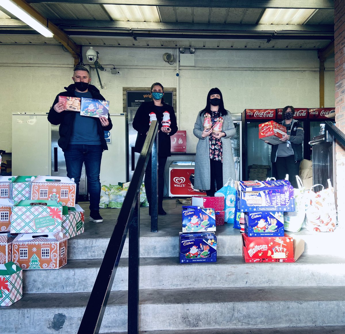AcademicsStoke's tweet photo. We are proud to be supporting the @HUBBFoundation_ &amp; their 2020 Christmas Appeal! 🎅🏻🙌🏻 

If you’d like to find out more on how you can donate to &amp; support this amazing cause, please click on the link below for further information ⬇️😁

https://t.co/0eQpKsjwTd https://t.co/vD093mTHcZ