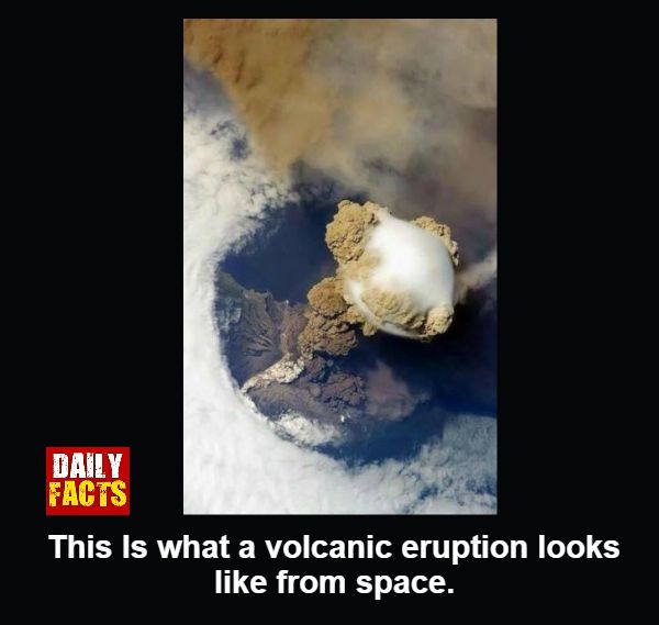 mycpeone's tweet photo. Astronauts at the space station have captured stunning pictures of the volcano.
#space #volcano #eruption #entigrity2020 https://t.co/clsesx9RNO