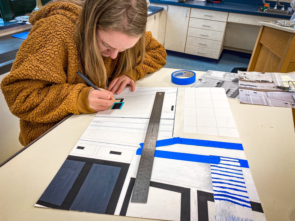 LeRoy_CSD's tweet photo. Mr. Koukides’ Drawing & Painting students are hard at work on their current projects today. Impressive creative processes & effort on display! Great work, Knights!
#LRart🔥 https://t.co/Y4o69Nr6fn